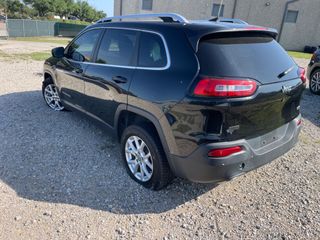 2016 Jeep Cherokee Latitude - Exterior Rear Left Corner Image